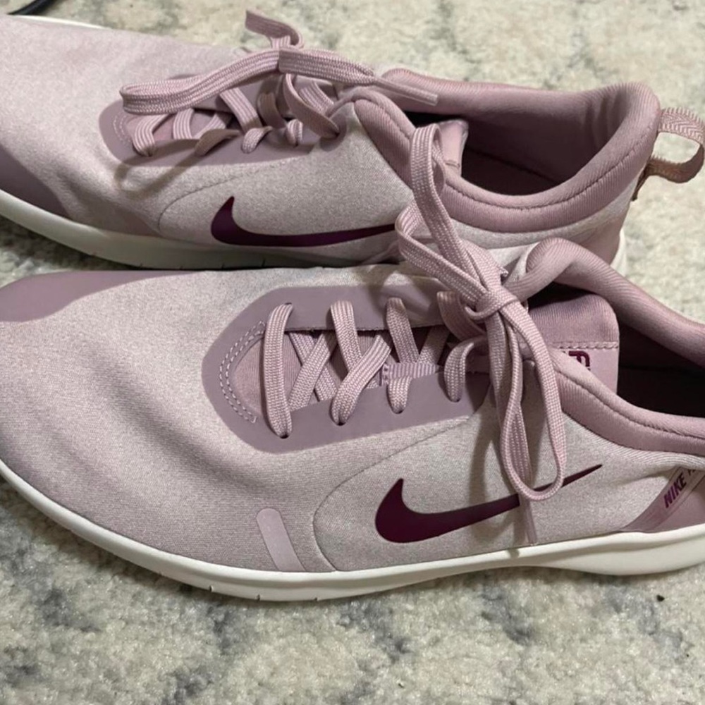 Nike Flex Experience 8